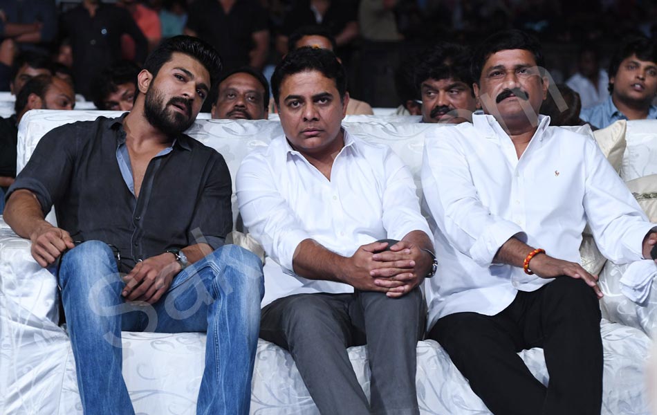 Dhruva Pre release function a grand success - Sakshi30