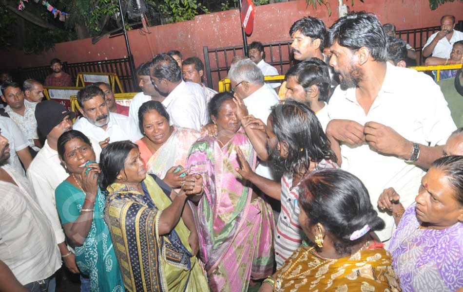 Jayalalithas critical health5