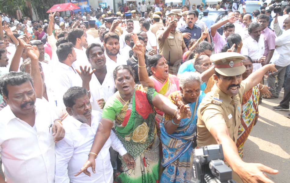 Jayalalithas critical health8