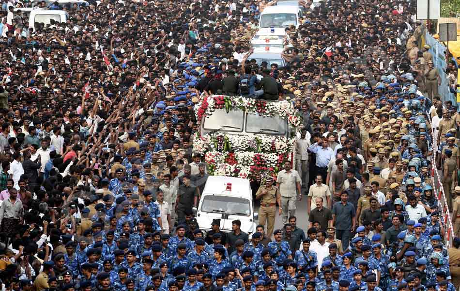 Jayalalithaa laid to rest15