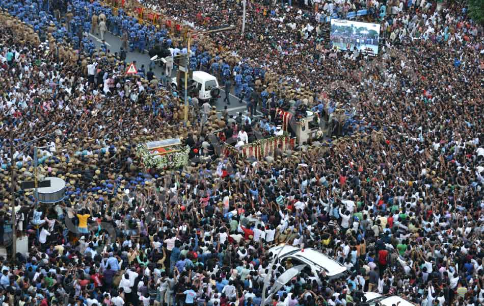 Jayalalithaa laid to rest17