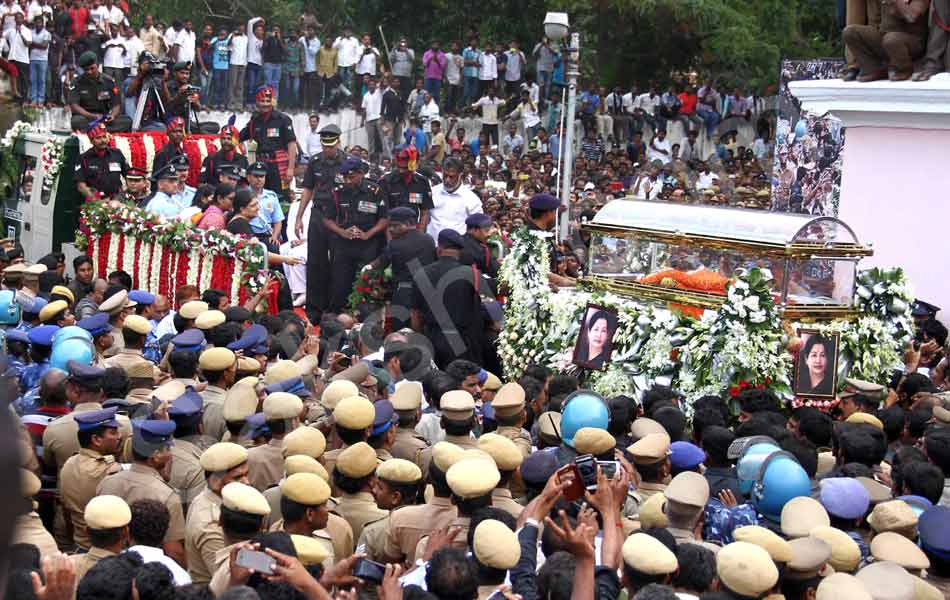 Jayalalithaa laid to rest25