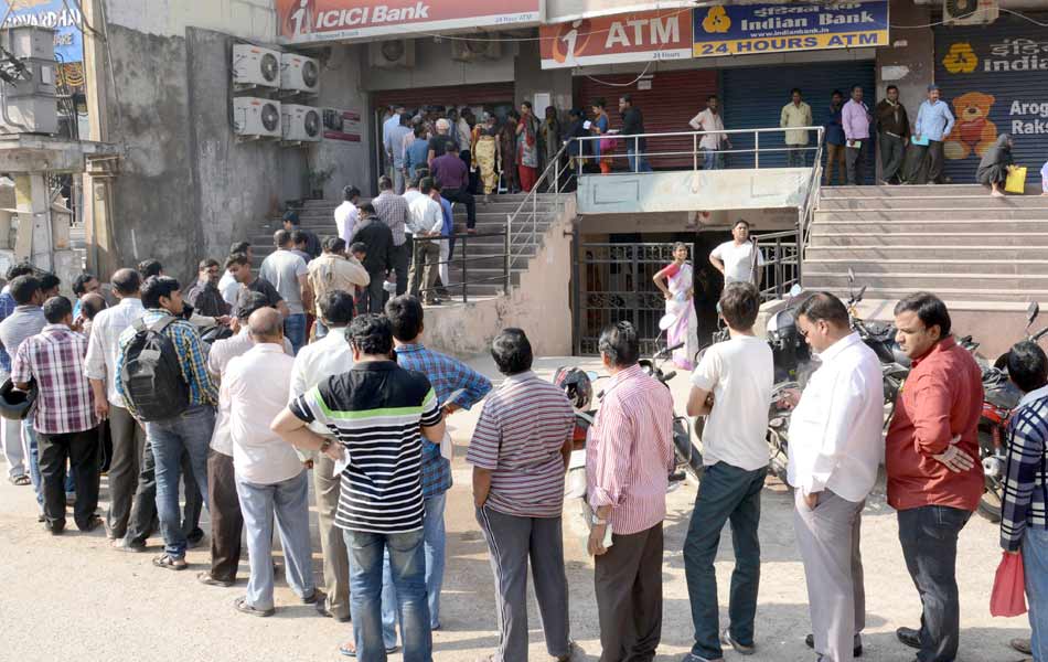 Long queues at banks no money in ATMs - Sakshi13