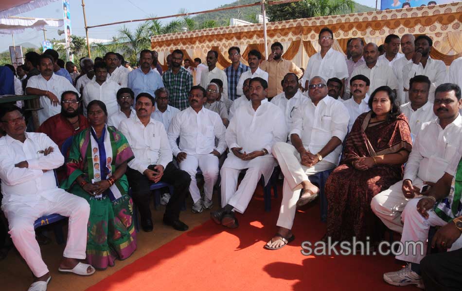 YS Jagan Speech in Yuva Bheri at Vizianagaram - Sakshi23