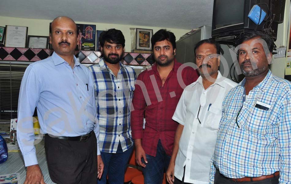 Appatlo Okadundevadu Theatre Coverage7