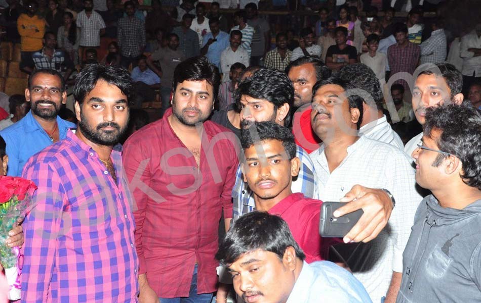 Appatlo Okadundevadu Theatre Coverage8