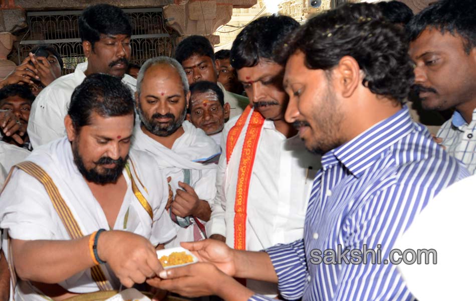 sixth day raithu bharosa yatra - Sakshi13