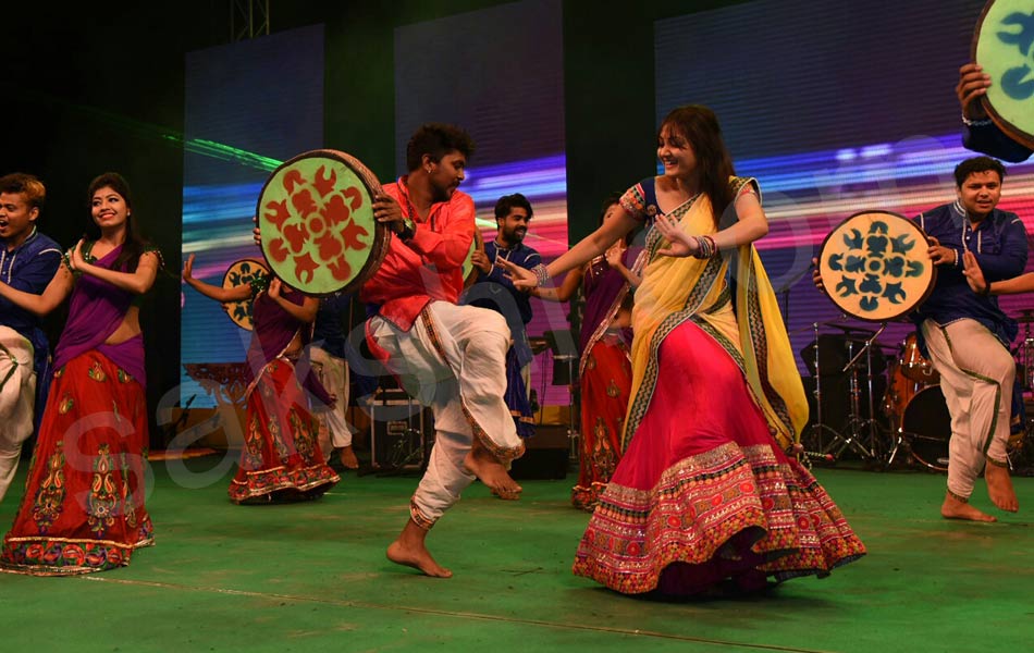 kakinada beach sankranti festival5