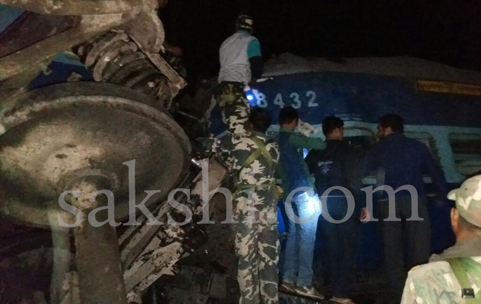 Train accident in andhra pradesh7