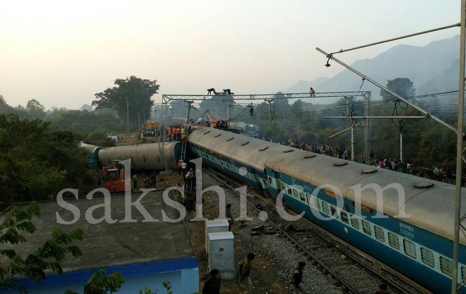 Train accident in andhra pradesh24