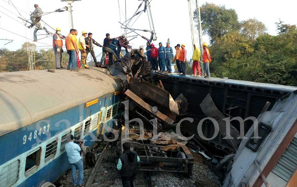 Train accident in andhra pradesh26