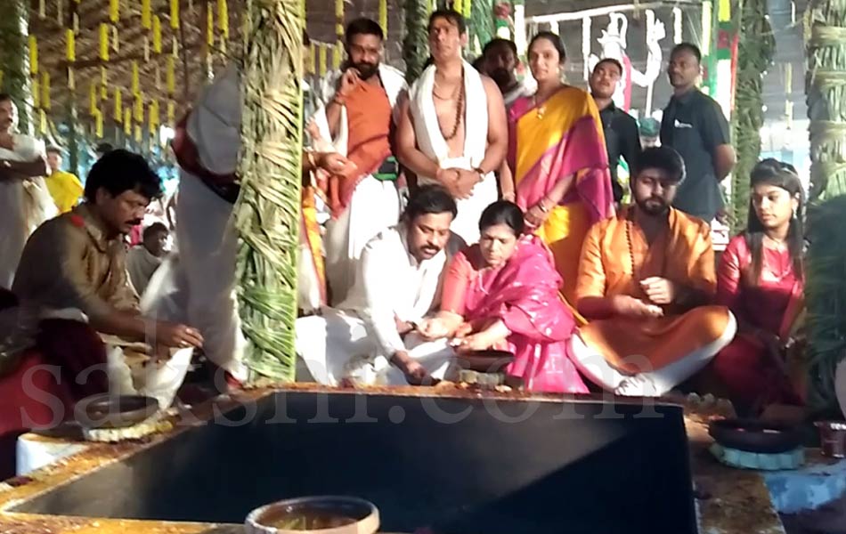 Chiranjeevi and his family participated in Maha Yagnam at Srikalahasti3