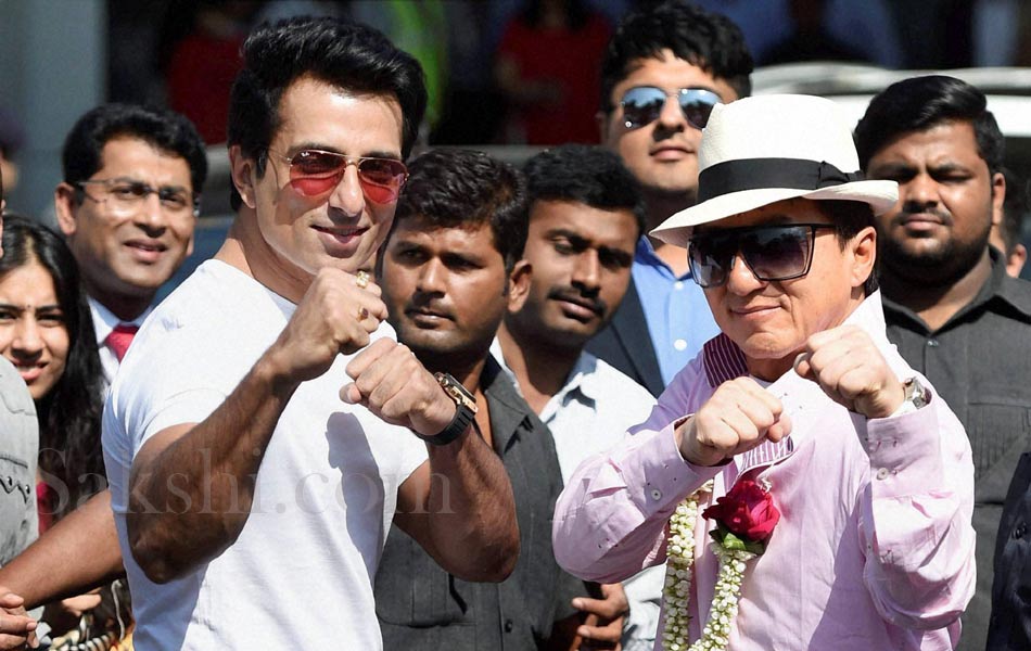 Jackie Chan has landed in Mumbai For Promotion of KungfuYoga11