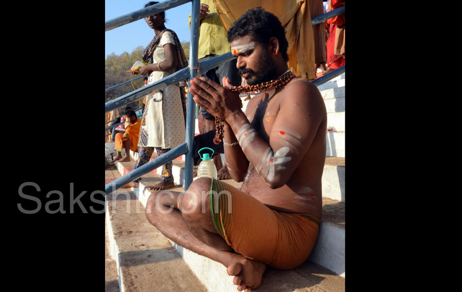 srisailam in mahashivratri - Sakshi19