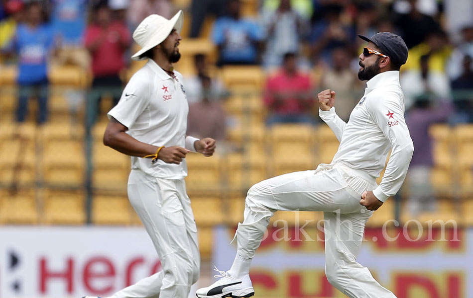 india beats australia by 75 runs in second test1