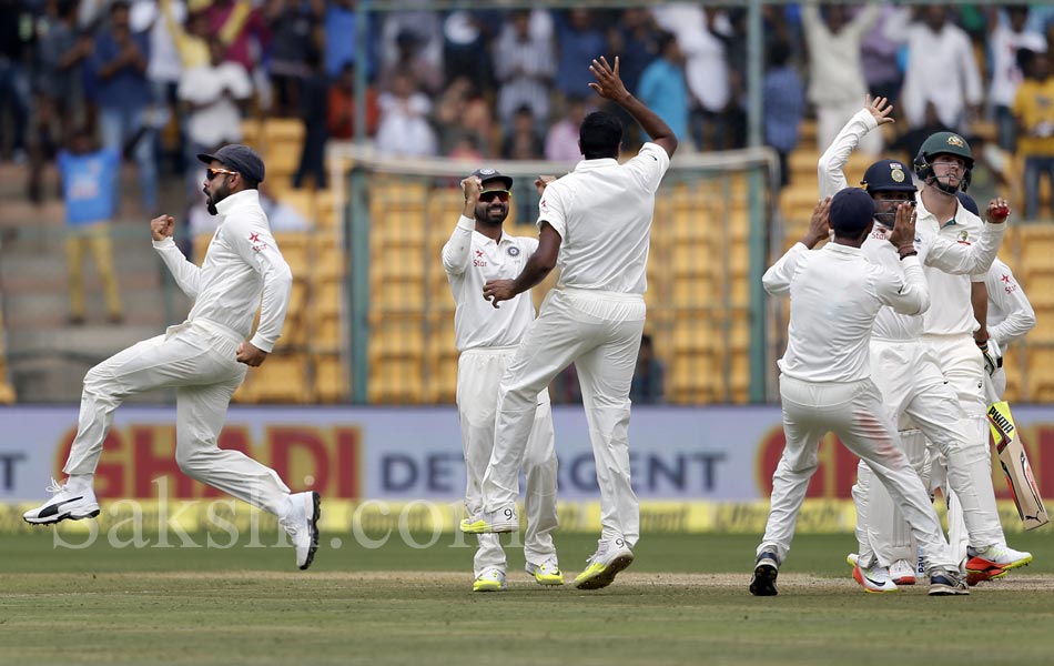 india beats australia by 75 runs in second test2