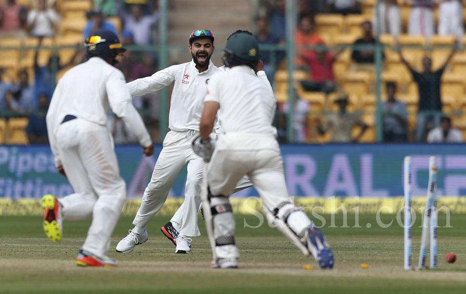 india beats australia by 75 runs in second test4