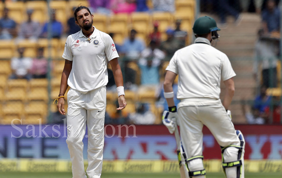 india beats australia by 75 runs in second test9