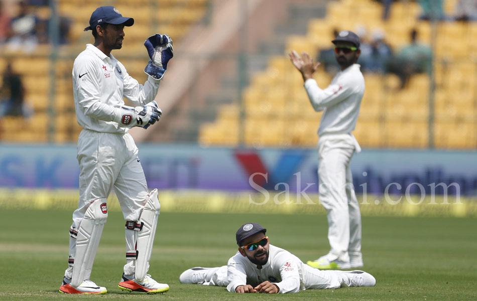 india beats australia by 75 runs in second test17