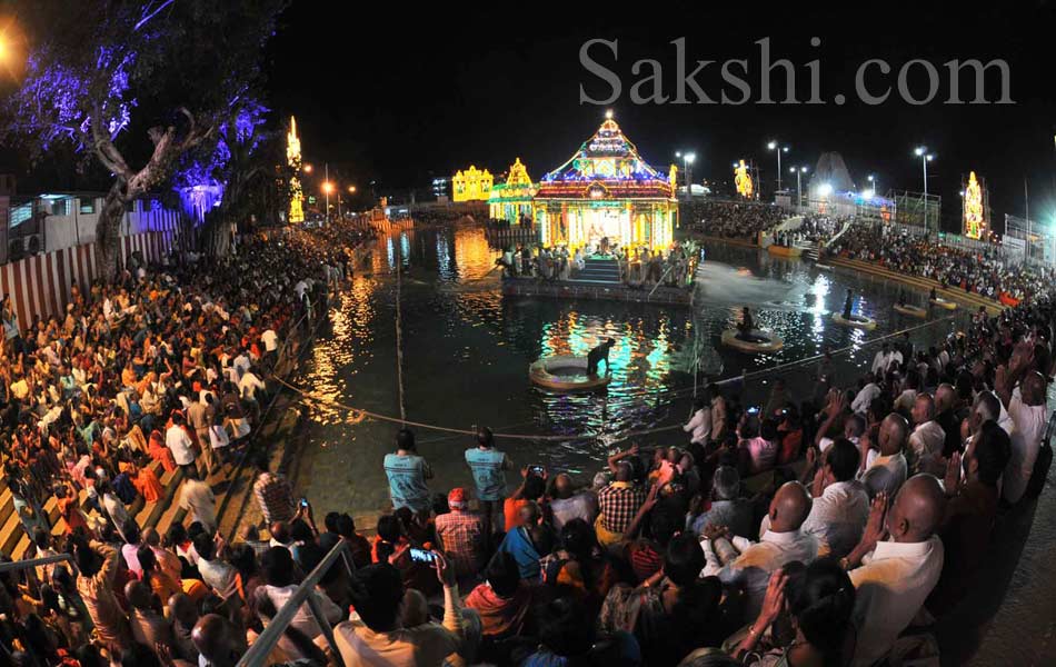 tirumala teppotsavam3