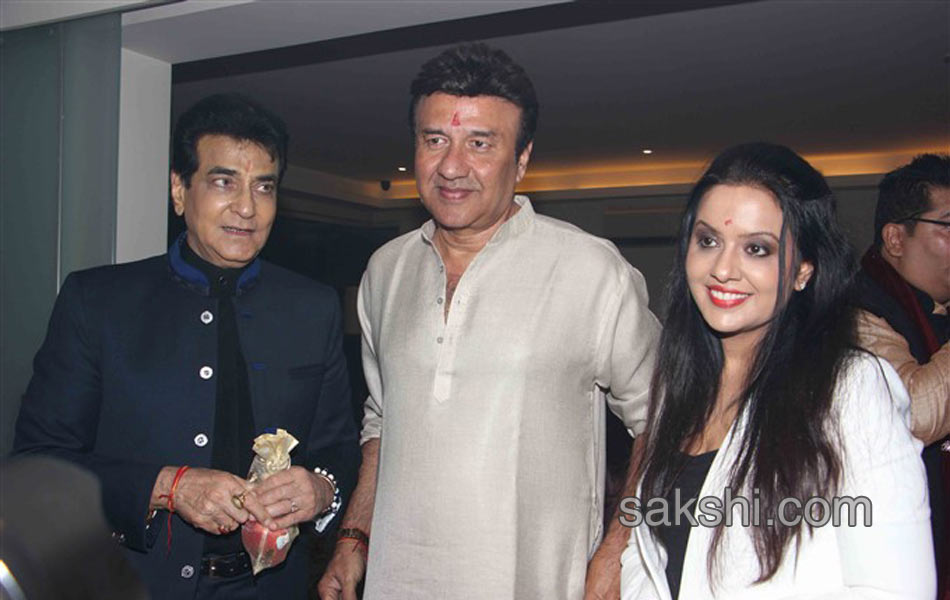 sachin tendulkar and jeetendra attend jagarata at anu malik house - Sakshi3