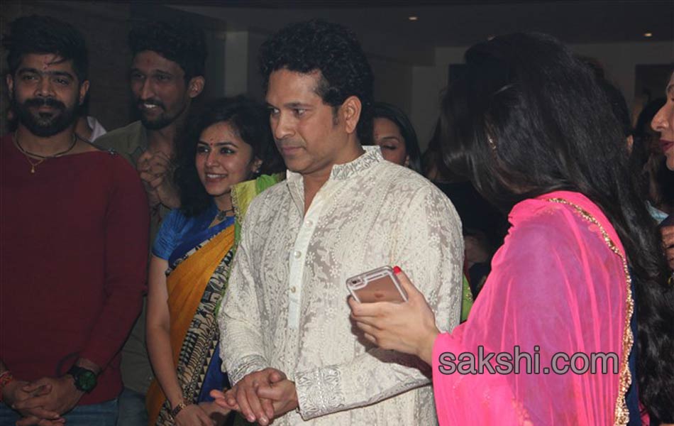 sachin tendulkar and jeetendra attend jagarata at anu malik house - Sakshi5