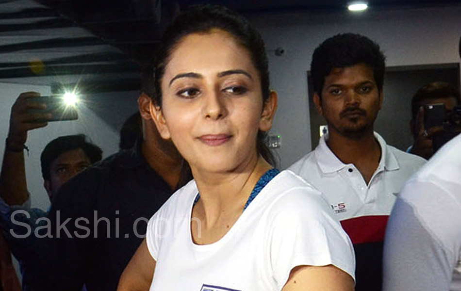 rakul preet singh gym in visakhapatnam - Sakshi13