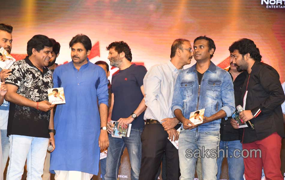 Katamarayudu pre release function32