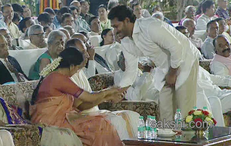 ugadi celebrations at raj bhavan ys jagan mohan reddy attend - Sakshi19