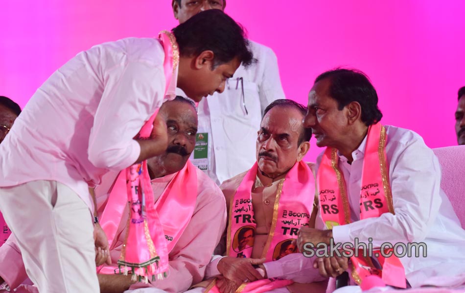 CM KCR send message to party men at TRS plenary - Sakshi15