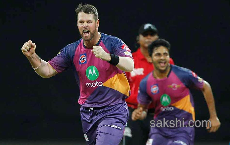 Rising Pune Supergiant won by 3 runs13