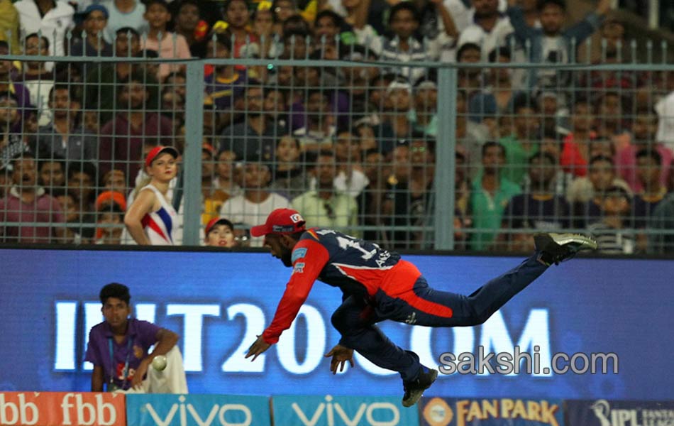 Kolkata Knight Riders won match with  Delhi Daredevils8