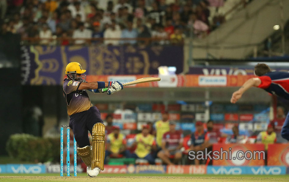 Kolkata Knight Riders won match with  Delhi Daredevils9