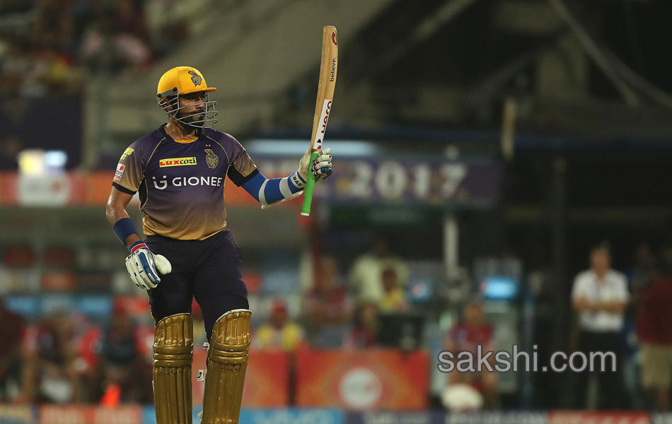 Kolkata Knight Riders won match with  Delhi Daredevils15