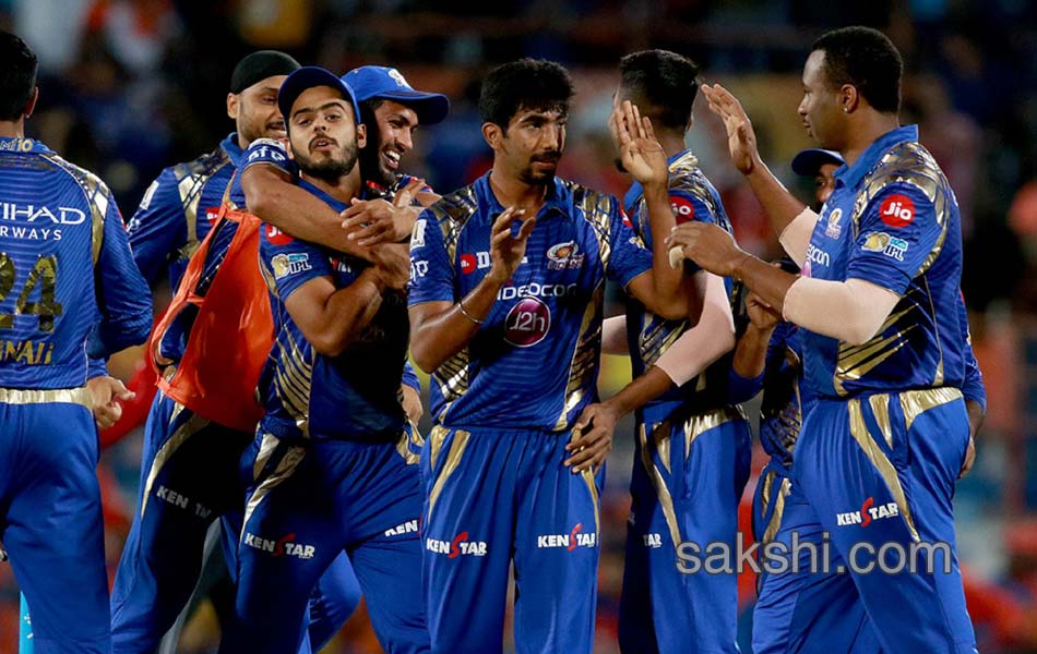 mumbai beat gujarat in super over thriller - Sakshi1