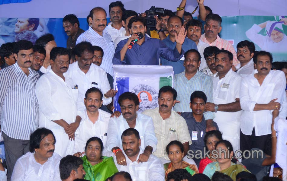 YS Jagan Mohan Reddy Rythu Deeksha Second Day - Sakshi25