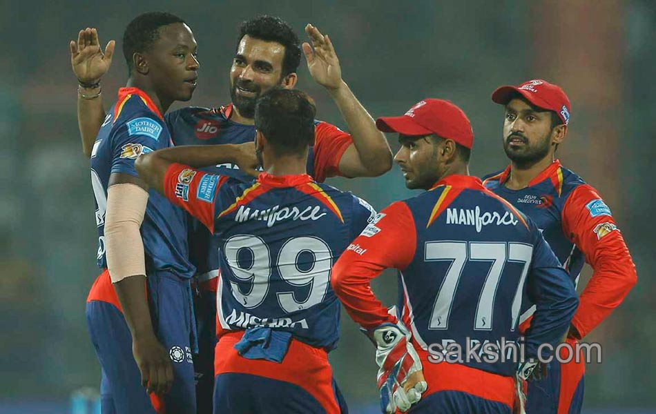 Mumbai Indians win by Delhi Daredevils2