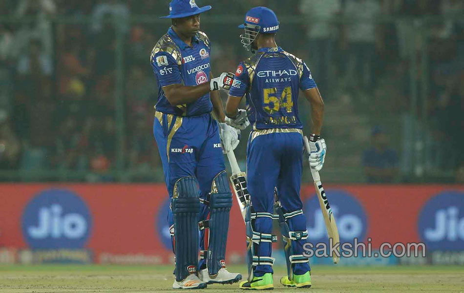 Mumbai Indians win by Delhi Daredevils5