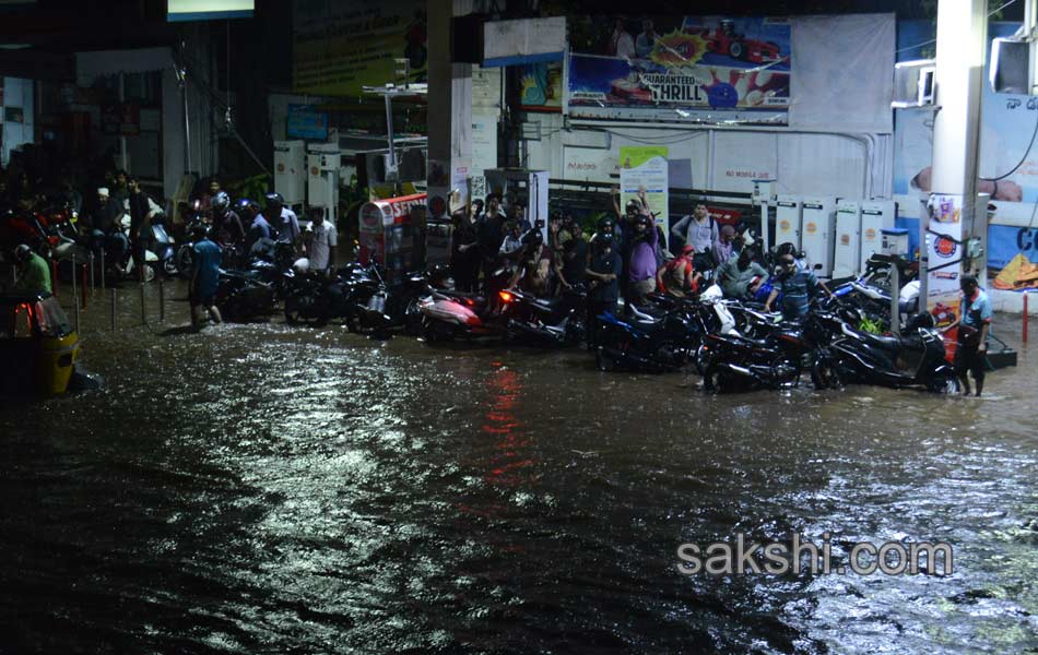 heavy  rain in hyderbad city11