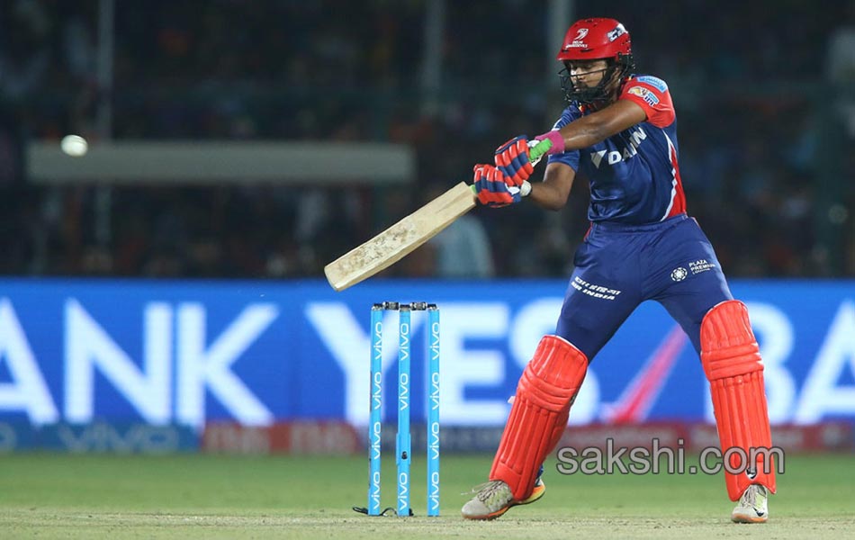 Delhi Daredevils beat Gujarat Lions by two wickets - Sakshi20