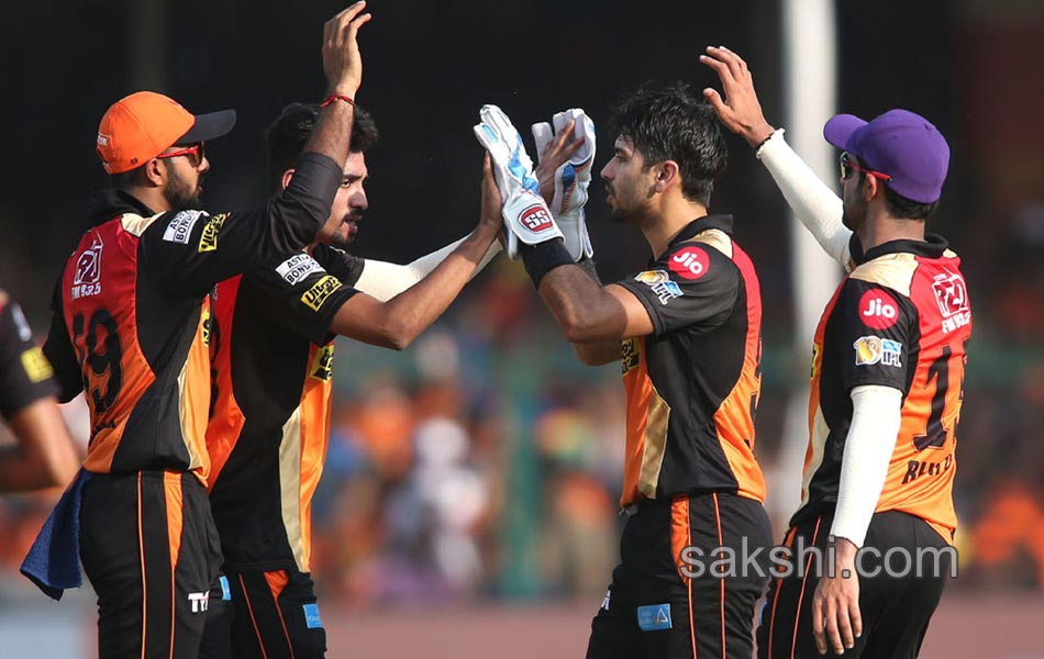 Sunrisers Hyderabad won by 8 wickets - Sakshi15