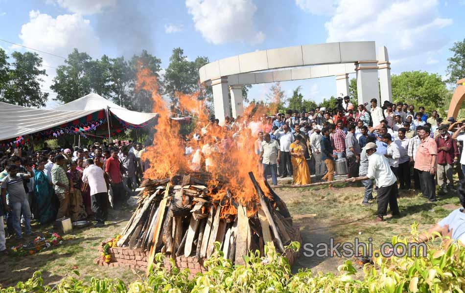 dasari narayanarao funeral with full state honours1