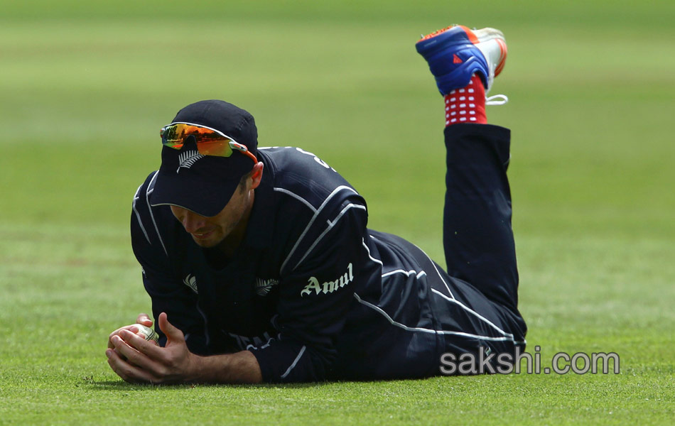 England vs New Zealand Champions Trophy7