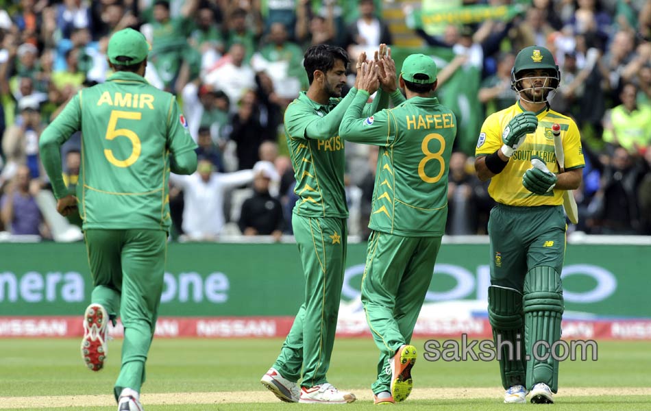 pakistan beats southafrica by 19 runs9