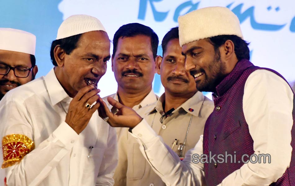 TRS Gvt Organises Iftar Party At LB Stadium - Sakshi9