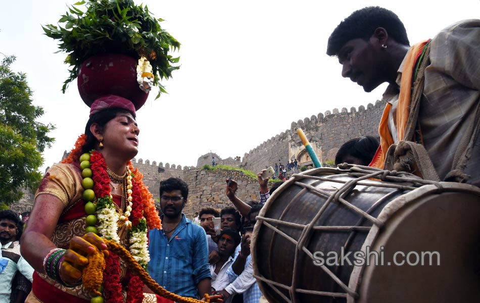 Golkonda bonalu2017 - Sakshi24