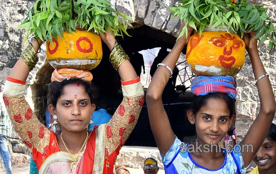 golkonda bonalu - Sakshi7