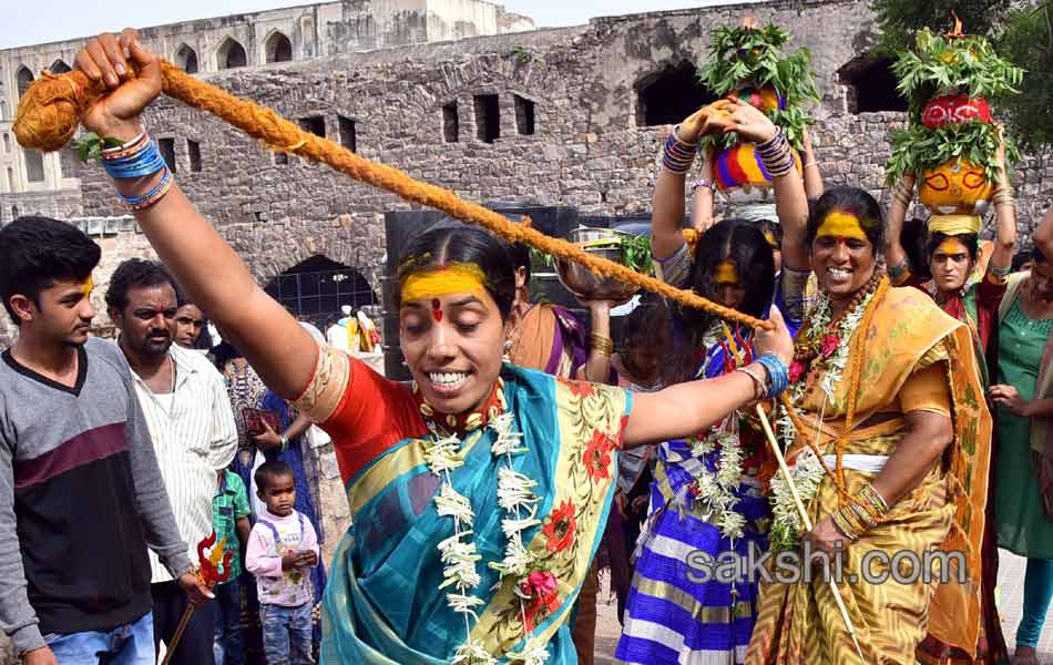 laldarwaza bonalu3