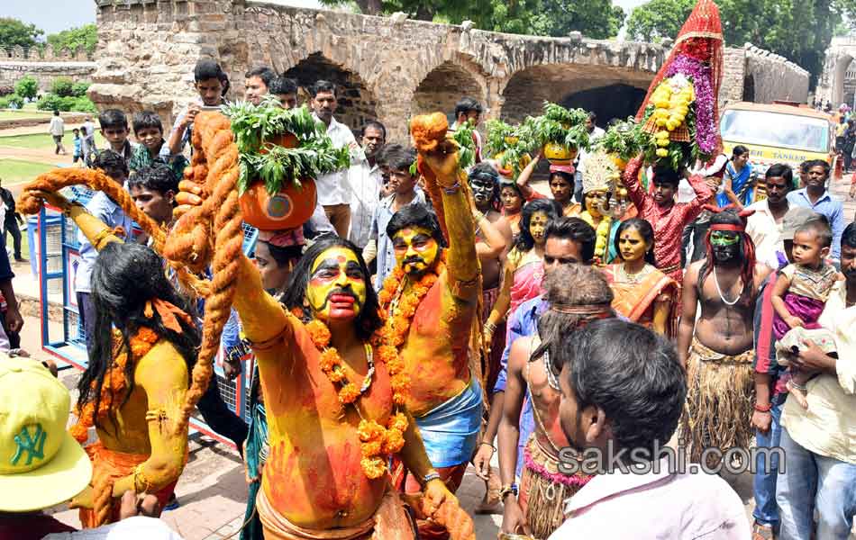 laldarwaza bonalu6