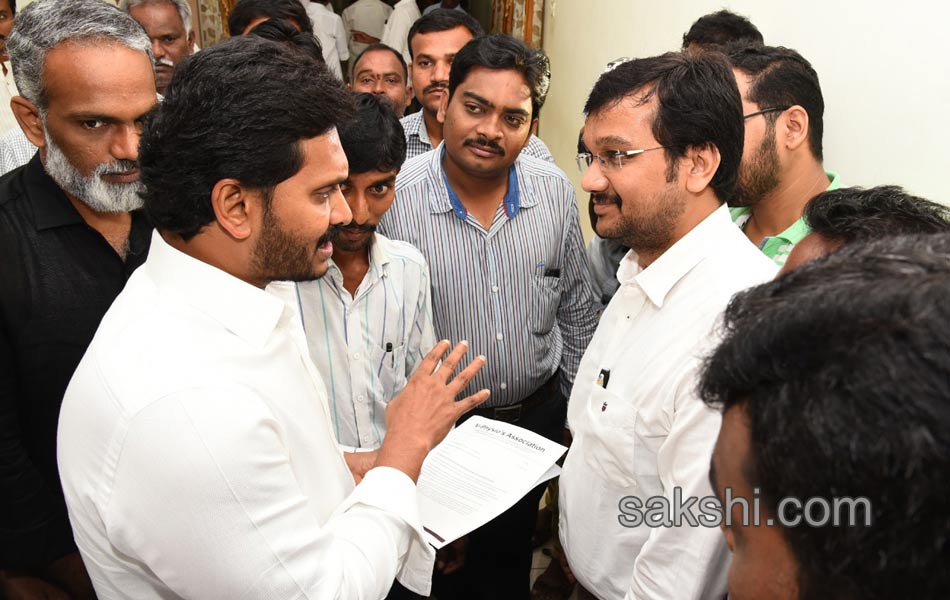 ys jagan mohan reddy vote in PresidentialElection - Sakshi20